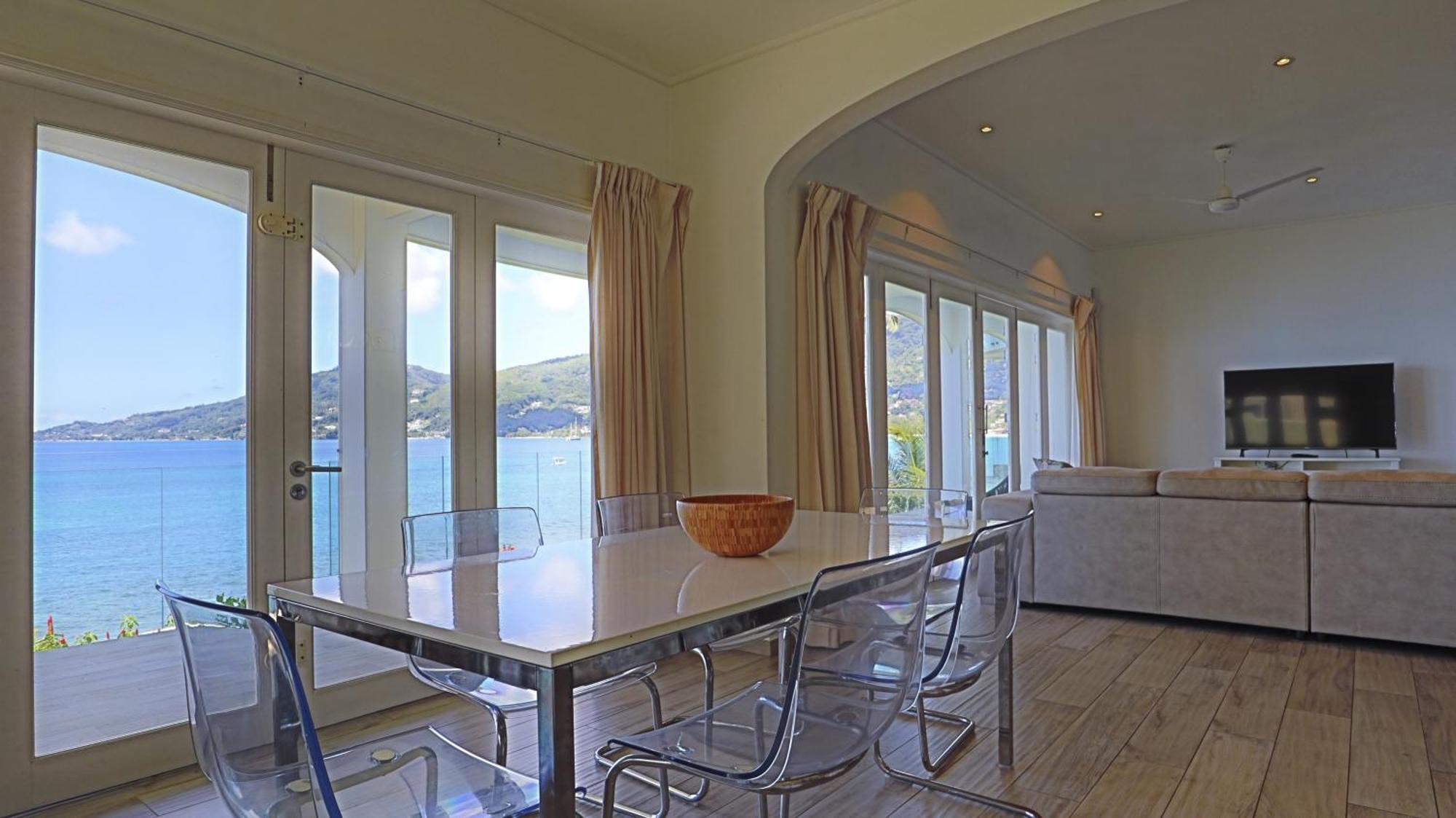 Vallonend Beachfront Villa With Excellent View Bel Ombre Exteriör bild