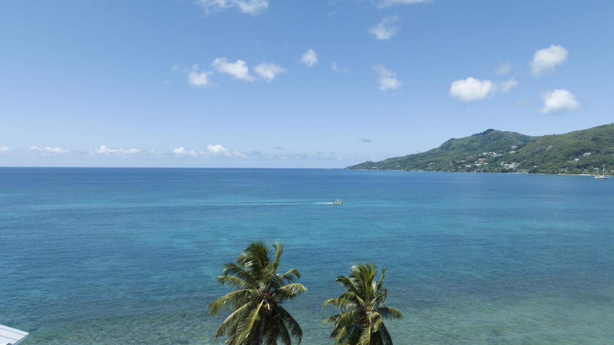 Vallonend Beachfront Villa With Excellent View Bel Ombre Exteriör bild