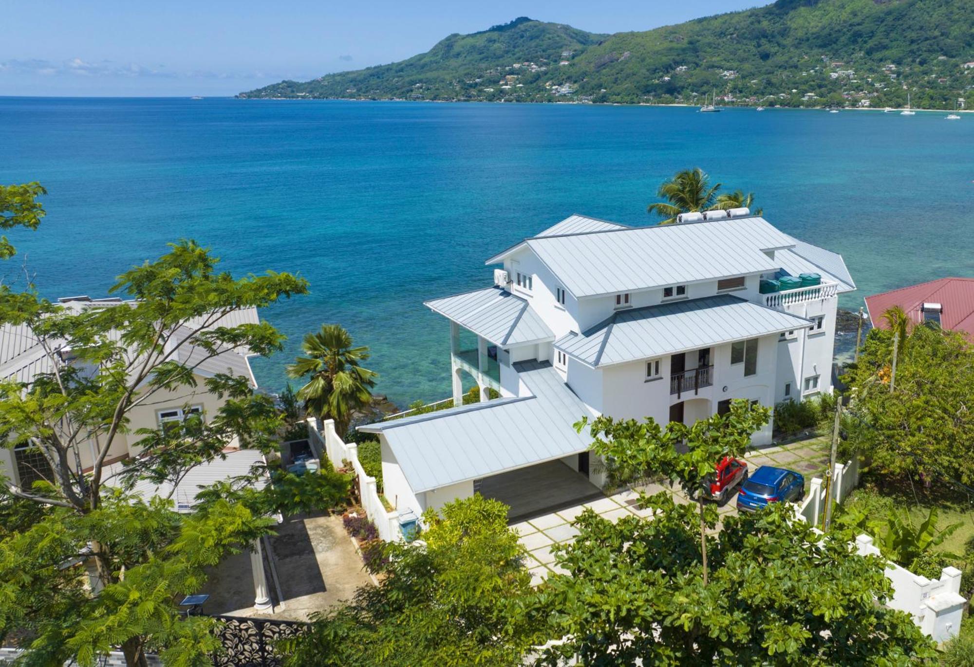 Vallonend Beachfront Villa With Excellent View Bel Ombre Exteriör bild